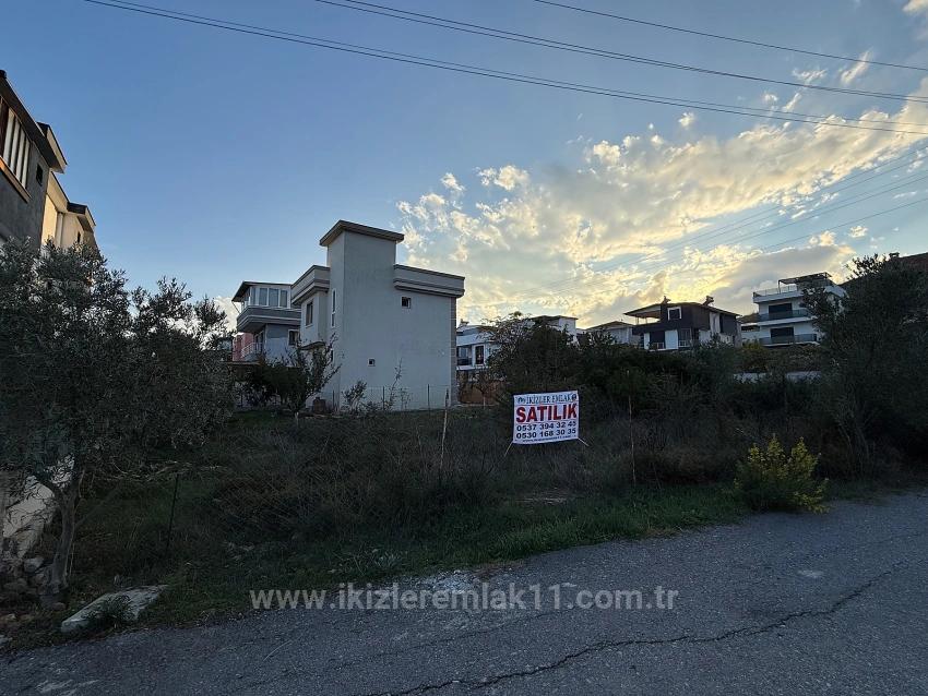 285 Square Meters Of Corner Plot With Zoning Permit For Sale In Seferihisar Doğanbey