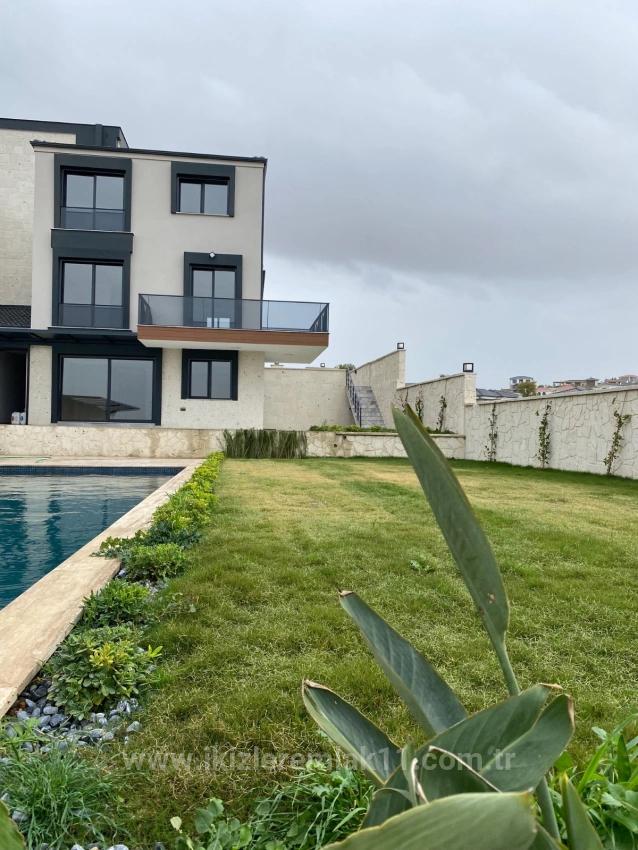750 Square Meters 4 + 2 Private Pool Luxury Villa For Sale In Izmir Seferihisar Düzce