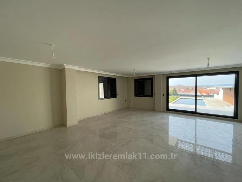750 Square Meters 4 + 2 Private Pool Luxury Villa For Sale In Izmir Seferihisar Düzce