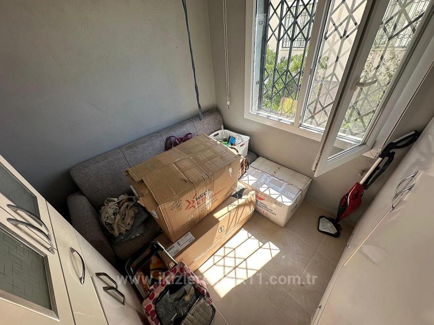 2+1 Apartment For Sale In Seferihisar Ürkmez Center, Close To The Sea