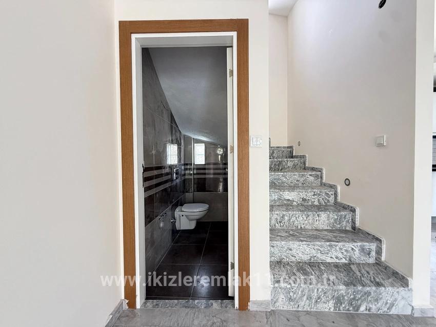 3+1 Bedroom Villa For sale in Cumhuriyet Nbh. Seferihisar Doğanbey - 170 m²