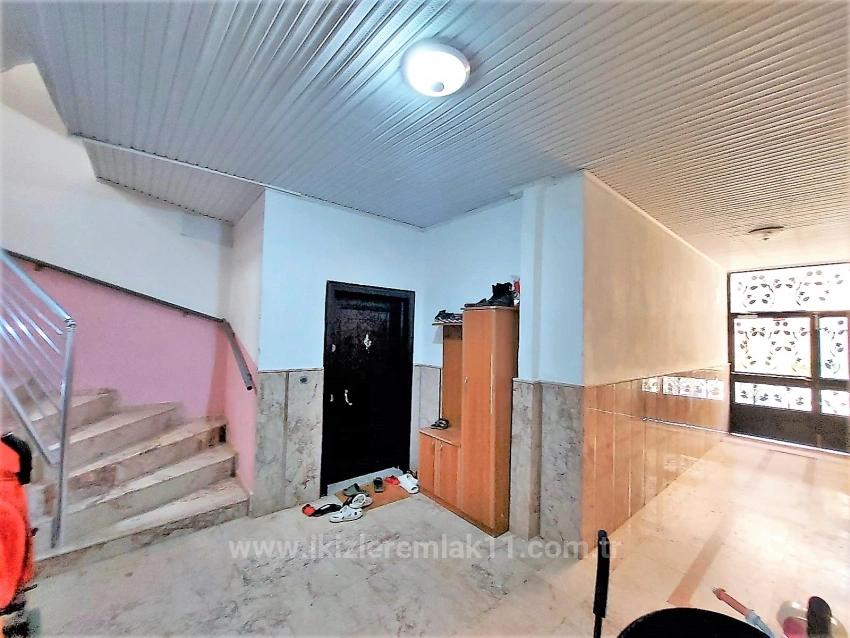 2+1 Apartment For Sale In Seferihisar Ürkmez Center, Separate Kitchen