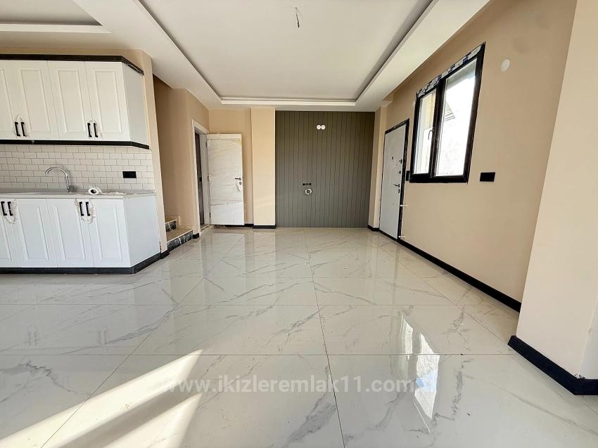 3+1 Duplex Villa With New Garden For Sale In Seferihisar Doğanbey