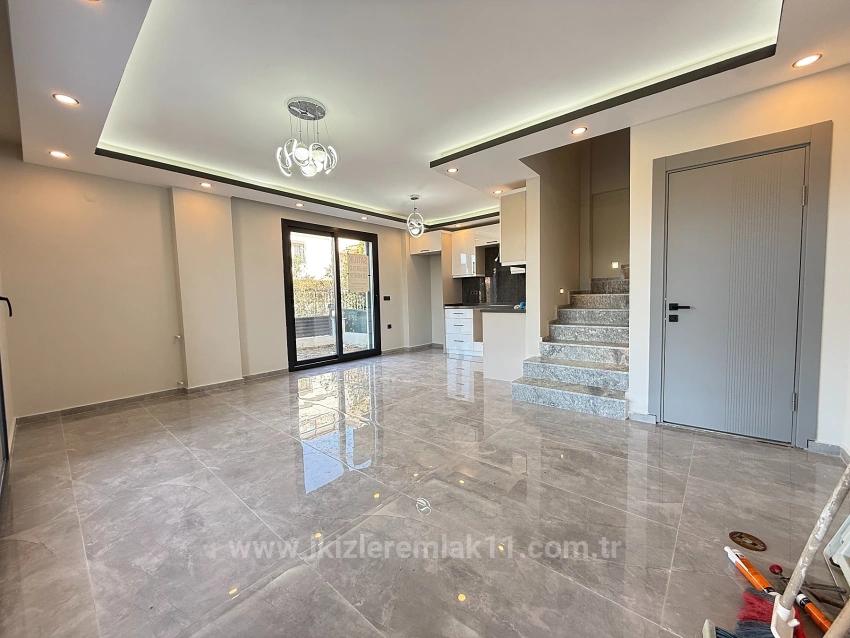 3+1 Bedroom Villa For sale in Cumhuriyet Nbh. Seferihisar Doğanbey - 170 m²