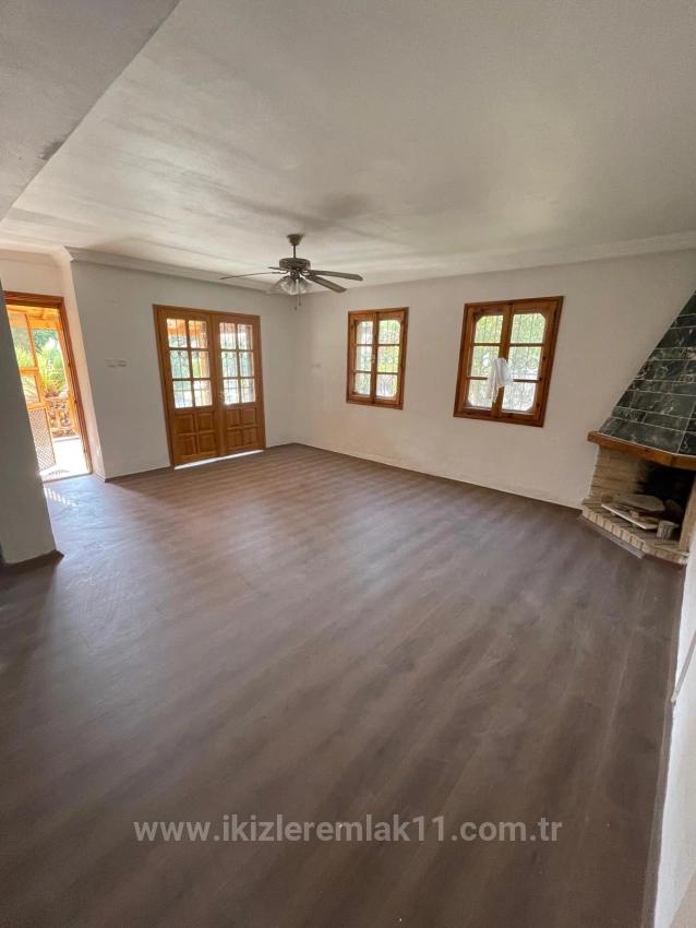 3+1 Duplex Villa With Garden For Sale In Seferihisar Ürkmez, Facing The Sea.