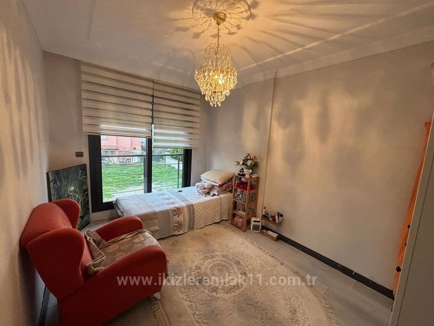 3+1 Duplex Cottage With Garden For Sale In Seferihisar Doğanbey