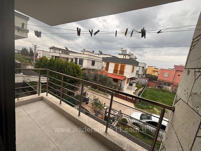 Seferihisar Doğanbey'de For Sale Garden 3+1 Expense-Free Duplex Summer House