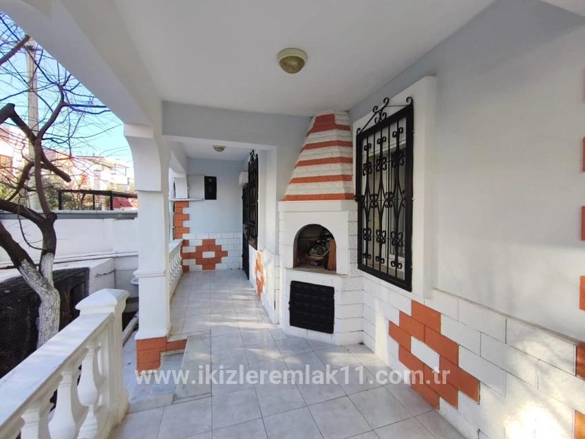 6+1 Bedroom Detached house For sale in Cumhuriyet Nbh. Seferihisar Doğanbey - 200 m²