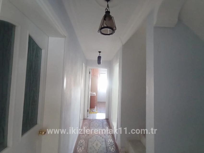 6+1 Bedroom Detached house For sale in Cumhuriyet Nbh. Seferihisar Doğanbey - 200 m²