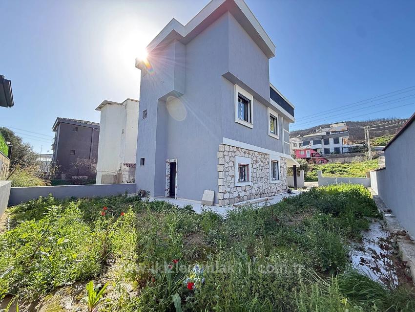 Single Detached 3+1 Villa With Garden For Sale In Doğanbey, Seferihisar