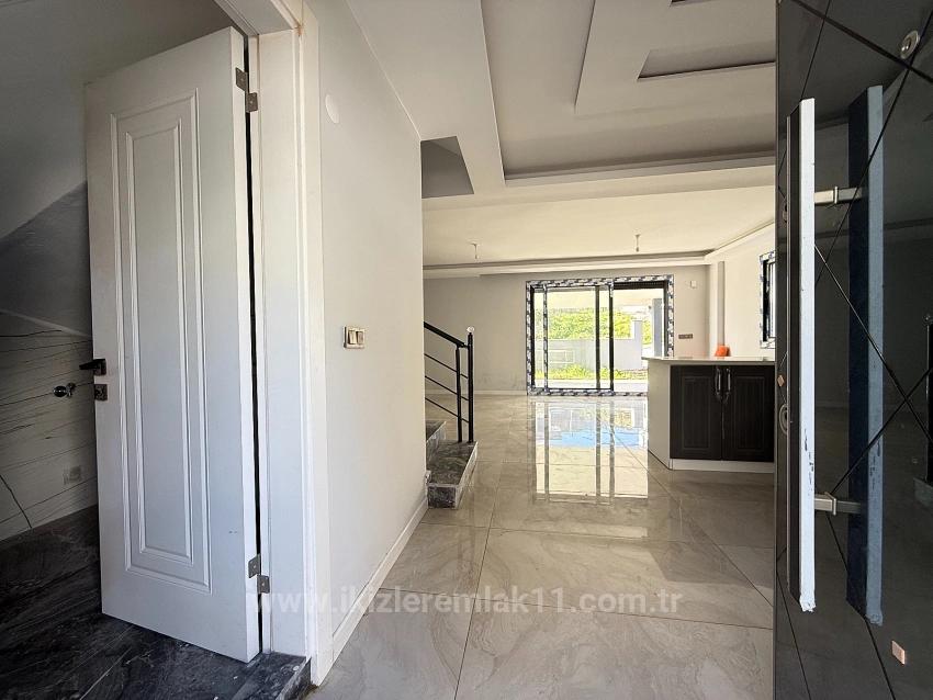 Single Detached 3+1 Villa With Garden For Sale In Doğanbey, Seferihisar