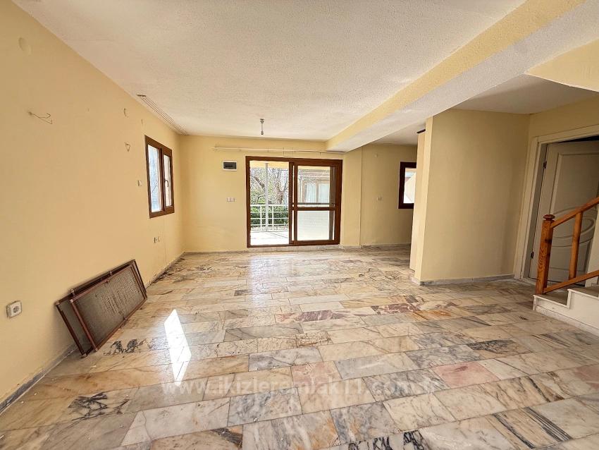 3+1 Duplex Villa For Sale By The Sea In Seferihisar Doğanbey