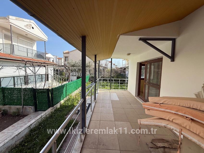 3+1 Bedroom Detached house For sale in Cumhuriyet Nbh. Seferihisar Doğanbey - 240 m²