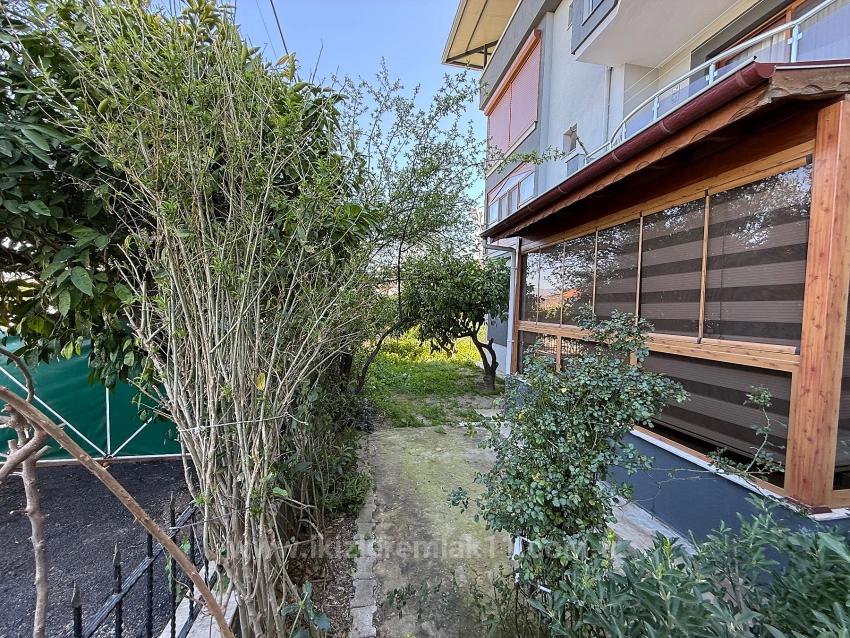 Ground Floor 2+1 Apartment With Garden For Sale In Seferihisar Ürkmez Center.