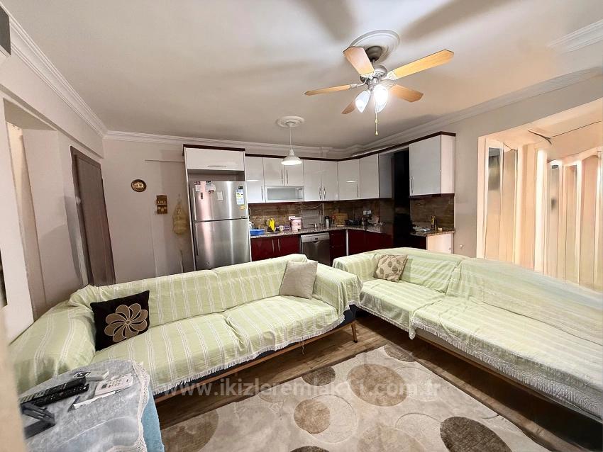 Ground Floor 2+1 Apartment With Garden For Sale In Seferihisar Ürkmez Center.