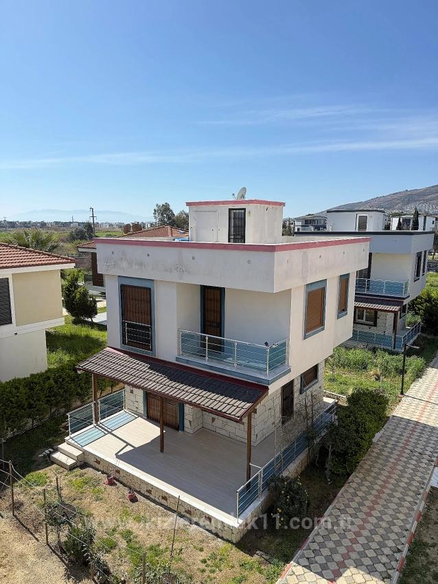 In Seferihisar Doğanbey, A Detached 3+1 Villa With A Large Garden For Sale
