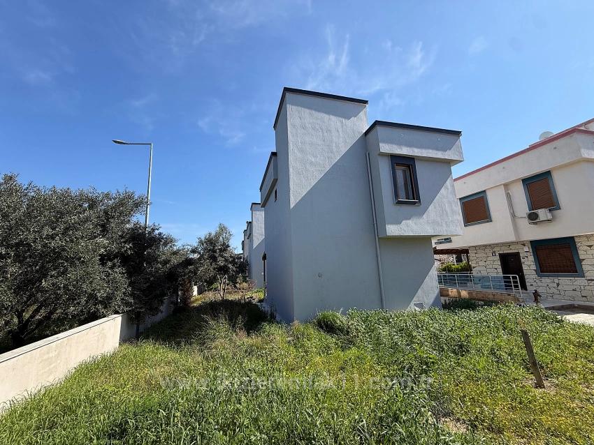 In Seferihisar Doğanbey, A Detached 3+1 Villa With A Large Garden For Sale