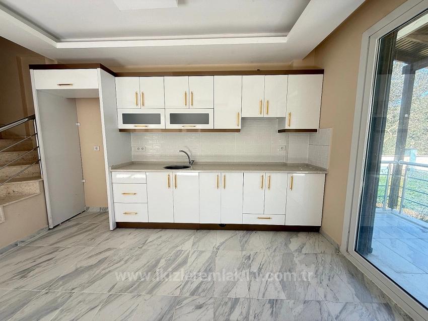 Single Detached 3+1 Villa With Large Garden For Sale In Seferihisar Doğanbey