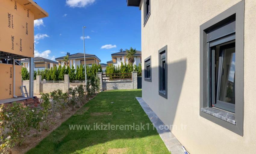 3+1 Duplex Villa With Spacious Garden For Sale In Doğanbey, Seferihisar