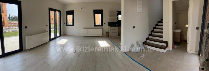 3+1 Duplex Villa With Spacious Garden For Sale In Doğanbey, Seferihisar