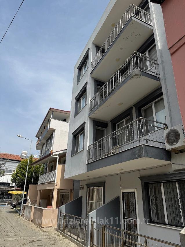 2+1 Apartment For Sale On Mid-Floor In Ürkmez Center, Seferihisar