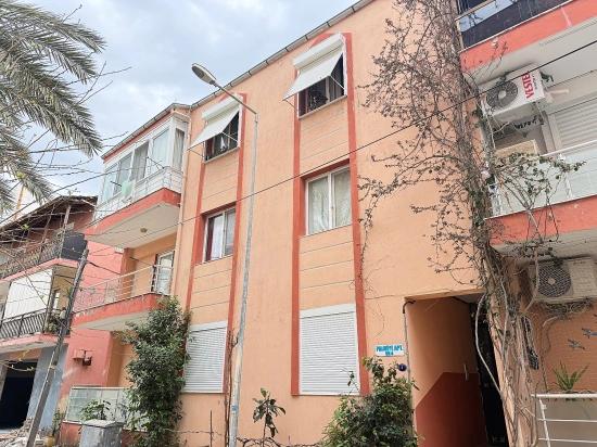 2+1 Apartment For Sale In Seferihisar Ürkmez Center, 80M2, 200M From The Sea.