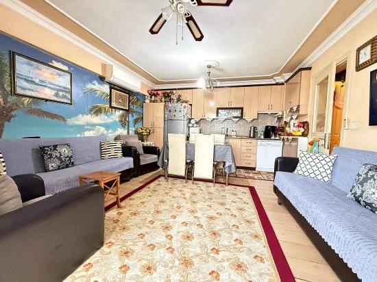 2+1 Apartment For Sale In Seferihisar Ürkmez Center, 80m2, 200m From The Sea.