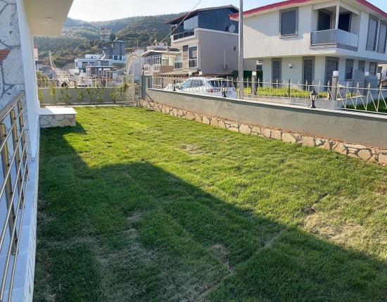2+1 Villa With Sea View And Garden For Sale In Doğanbey, Seferihisar