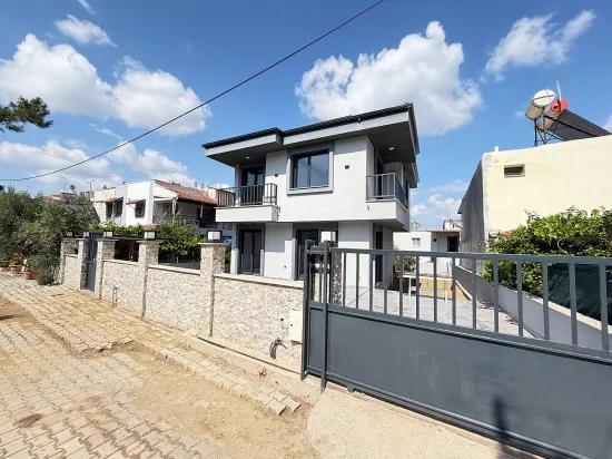 370 M2 Garden, Single Detached 3+1 Villa Near The Sea In Doğanbey