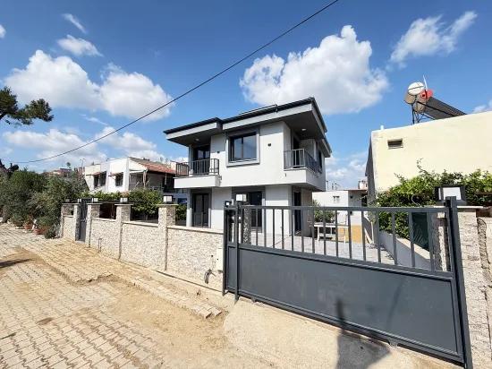 370 M2 Garden, Single Detached 3+1 Villa Near The Sea In Doğanbey