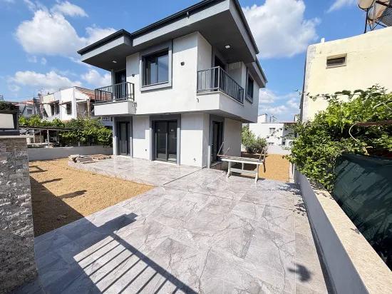 370 M2 Garden, Single Detached 3+1 Villa Near The Sea In Doğanbey