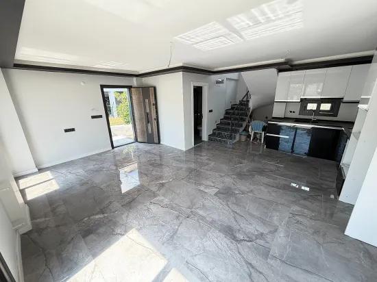 370 M2 Garden, Single Detached 3+1 Villa Near The Sea In Doğanbey