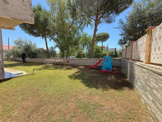 Seferihisar Doğanbey'de For Sale 3+1 50m From The Sea Garden Villa