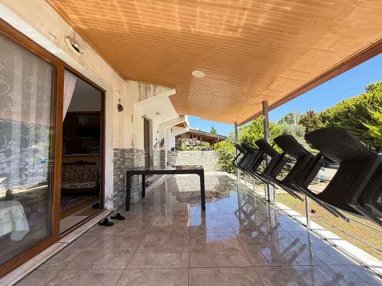 Seferihisar Doğanbey'de For Sale 3+1 50m From The Sea Garden Villa