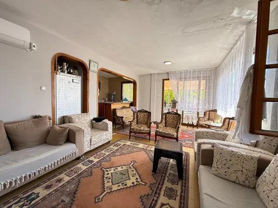 Seferihisar Doğanbey'de For Sale 3+1 50m From The Sea Garden Villa
