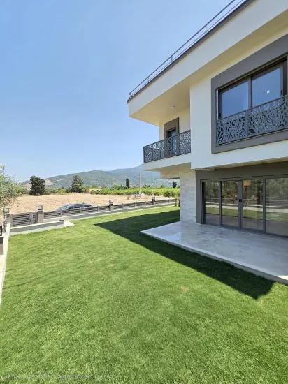In Gümüldür İnönü Neighbourhood, 450 Metres To The Sea, Spacious Garden Zero 4+1!