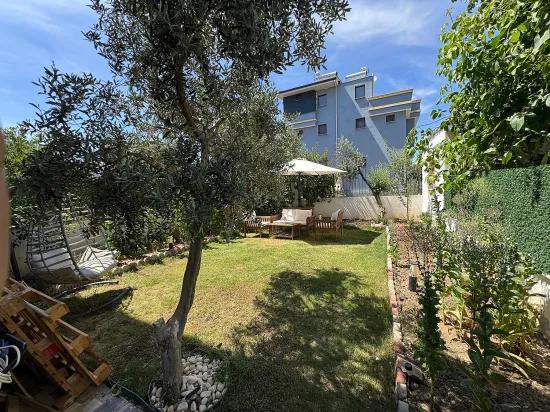 For sale In Seferihisar Doğanbey 3+1 spacious garden duplex summer house