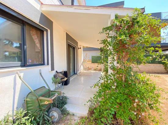 Seferihisar Bengiler'de Sea Side Spacious Garden Low-cost 1+1 Ground Floor Apartment