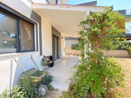 Seferihisar Bengiler'de Sea Side Spacious Garden Low-cost 1+1 Ground Floor Apartment
