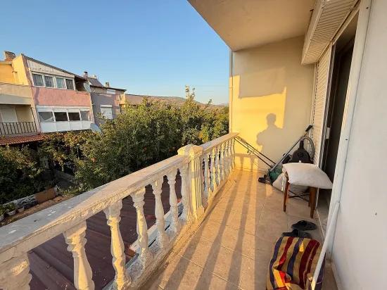 In Ürkmez, within the site, pool‑equipped 4+1 corner building, 400 m to the sea