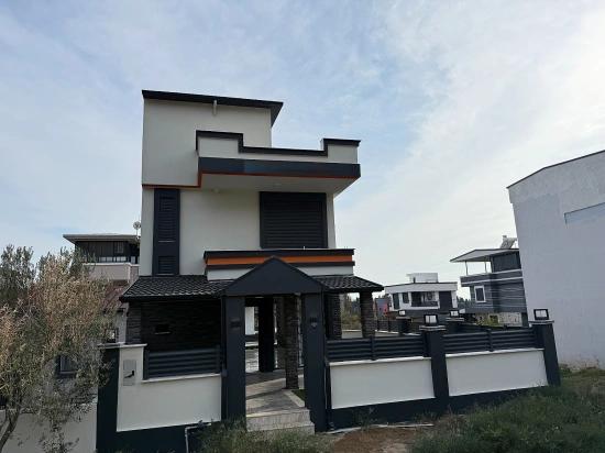 3+1 Detached Villa With Garden For Sale In Seferihisar Doğanbey Center