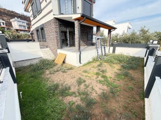 3+1 Detached Villa With Garden For Sale In Seferihisar Doğanbey Center