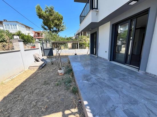 3+1 Detached Villa With A Parent's Bedroom In A 390 M2 Garden For Sale In Seferihisar Doganbey