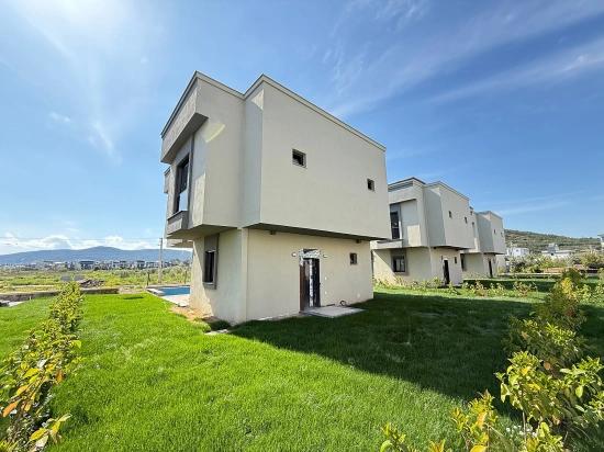3+1 Duplex Summer House With Pool In Seferihisar Doğanbey