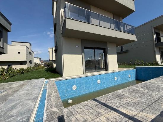 3+1 Duplex Summer House With Pool In Seferihisar Doğanbey