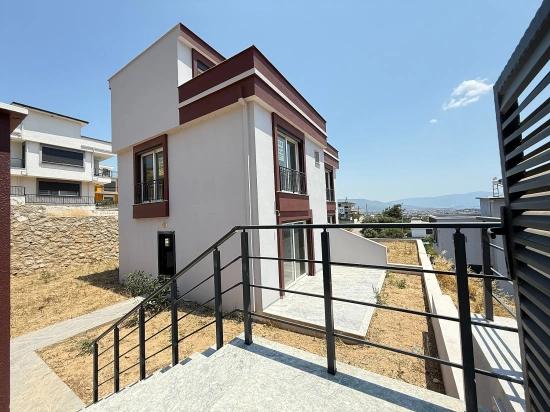 3+1 Villa With Sea View And Detached Garden For Sale In Seferihisar Doğanbey