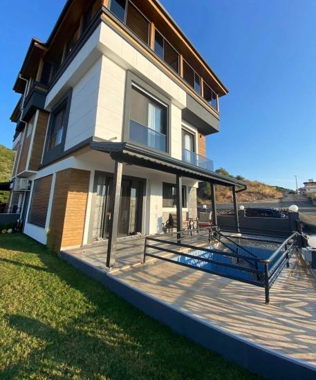 3+1 Detached Villa With Sea View And Pool For Sale In Seferihisar Doğanbey