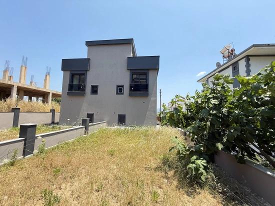 3+1 Villa With Sea View And Garden For Sale In Seferihisar Doğanbey