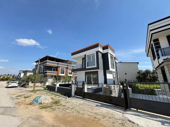 Single Detached 3+1 Duplex Villa On A 300 M2 Plot In Seferihisar Doğanbey