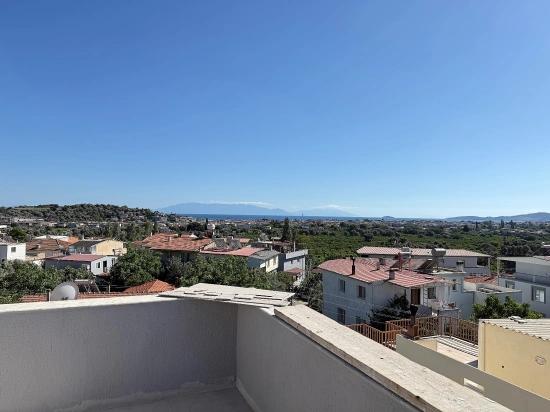 3+1 Corner Villa With Sea View And Separate Kitchen In Ürkmez